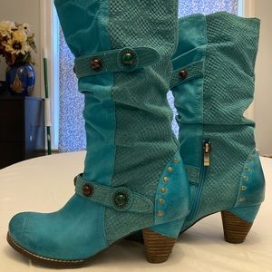 L’artist turquoise tall boots, great condition, size EU 39